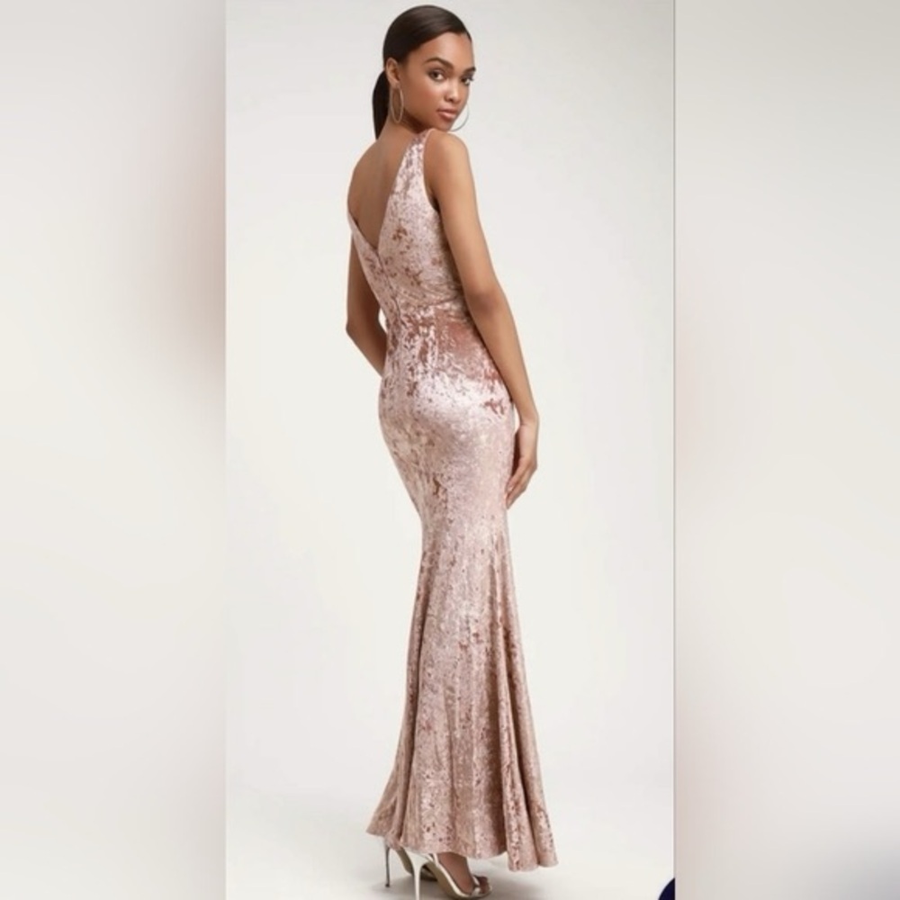 Lulu's Rose Velvet Maxi Dress size small